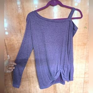 PURPLE ONE COLD SHOULDER SLEEVE BOUTIQUE SWEATER TOP SIZE SMALL